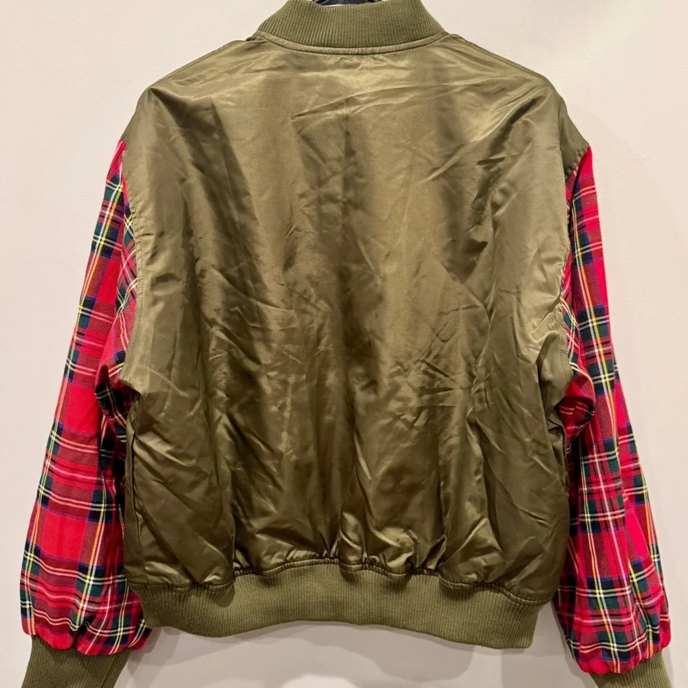Forever 21 Women’s Green and Red Plaid Bomber Jacket Size S NWT - Picture 7 of 10
